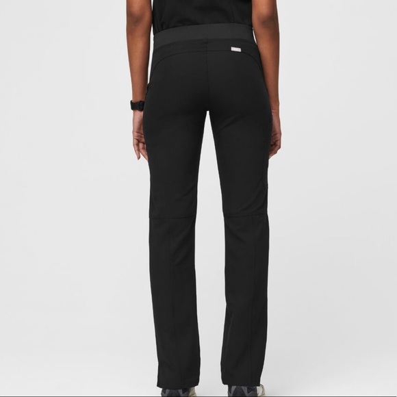 EUC Women’s Black Figs Technical Kade Cargo Scrub Pants. Sz XXL! - Picture 2 of 13